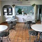 Travelodge By Wyndham Lumberton 