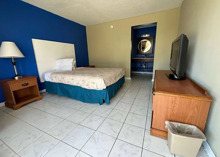 Travelodge By Wyndham Lumberton