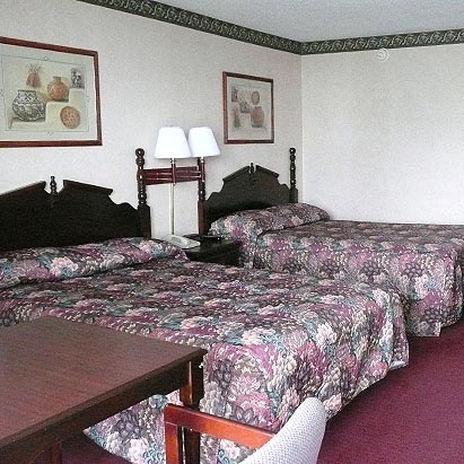 Travelodge By Wyndham Motel Lumberton