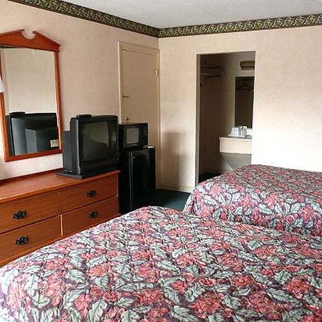 Travelodge By Wyndham Motel