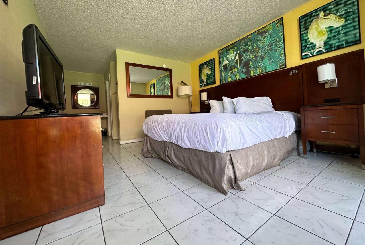Travelodge By Wyndham Lumberton